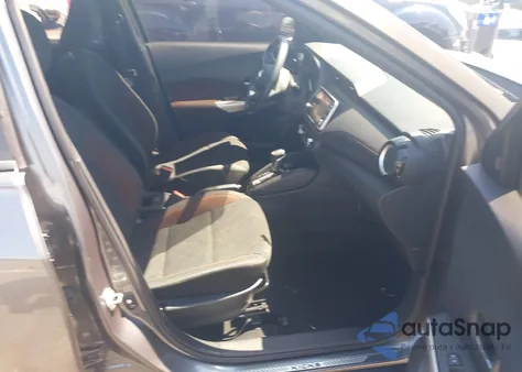 2019 Nissan Kicks Sr z USA, uszkodzony, nr VIN 3N1CP5CU0KL538923